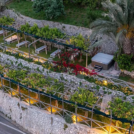 Foglia Aparthotel 2*