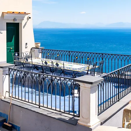 Foglia Aparthotel 2*