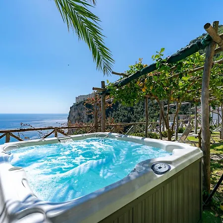 Foglia Hotel apartamentowy 3*